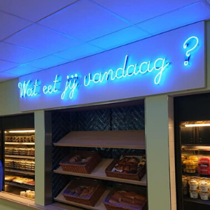 Letters in neon - Lichtreclame Coare Utrecht - Portfolio